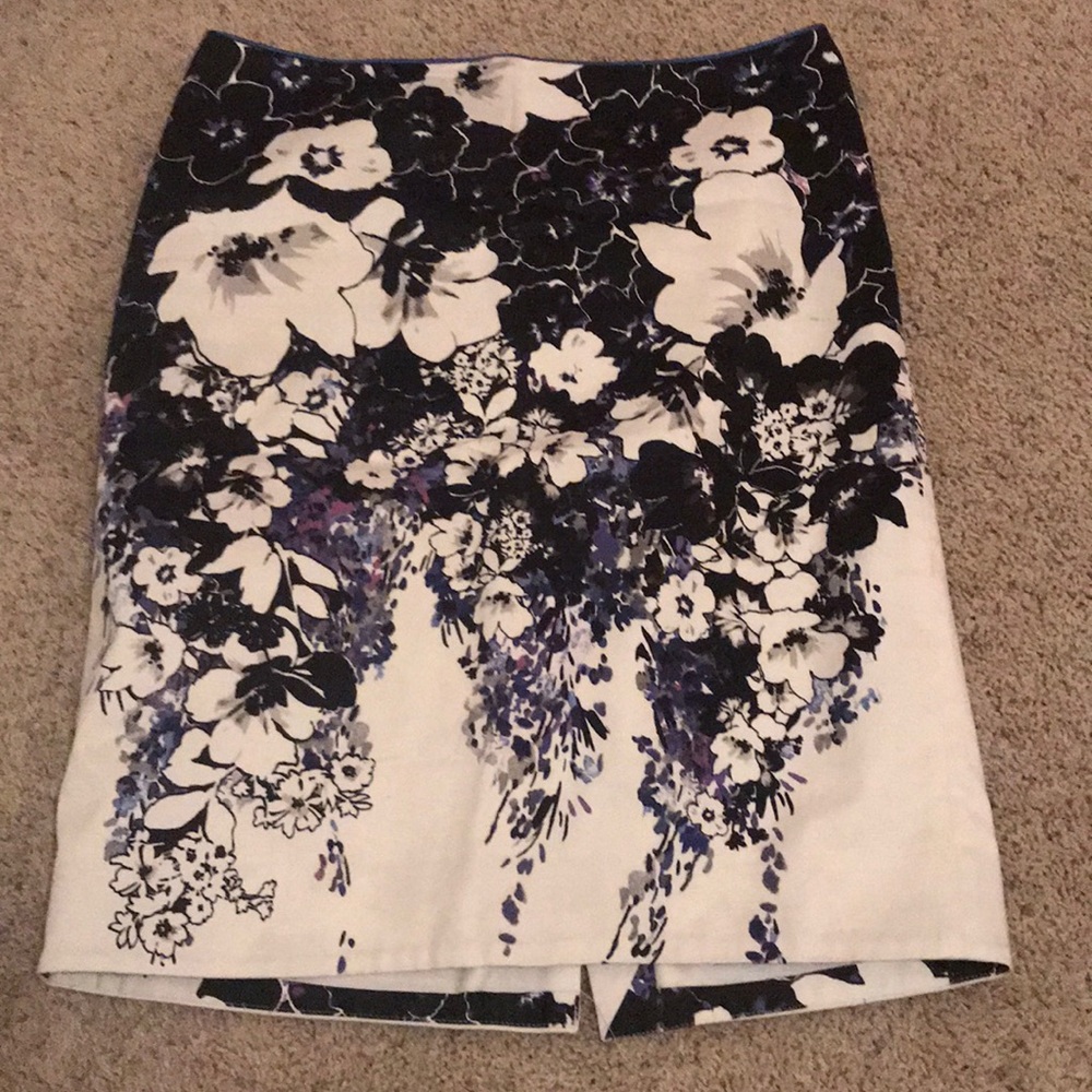 Flowered Design Pencil Skirt